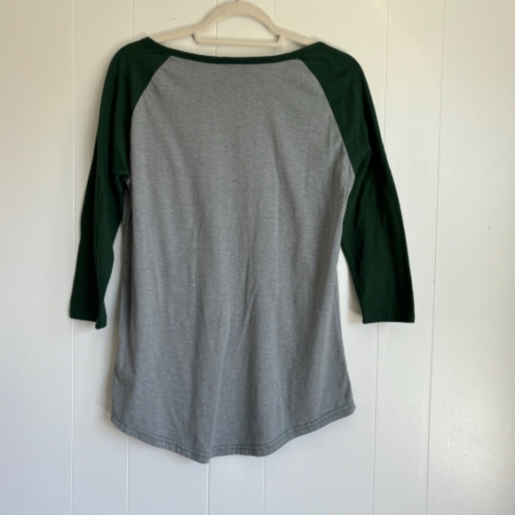 Cherryloom 3/4 sleeve rounded hem t-shirt with gnomes size 2XL (fits small) - Picture 2 of 7